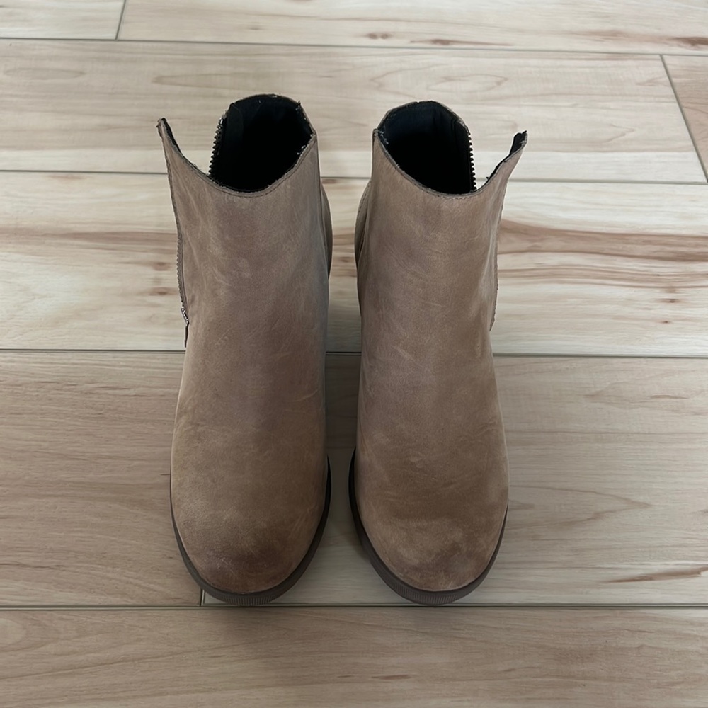 EUC Sorel Joan of Arctic Wedge boots